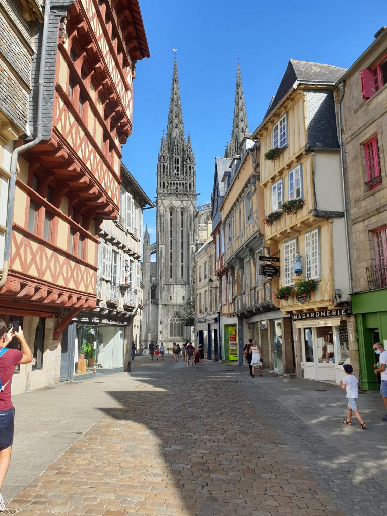 rue kereon quimper cathedrale