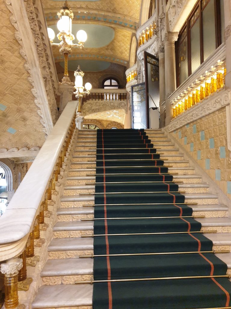 palais de la musique Catalane Barcelone escalier marbre