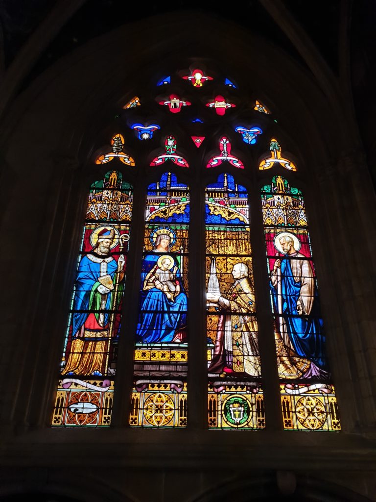vitraux cathédrale quimper