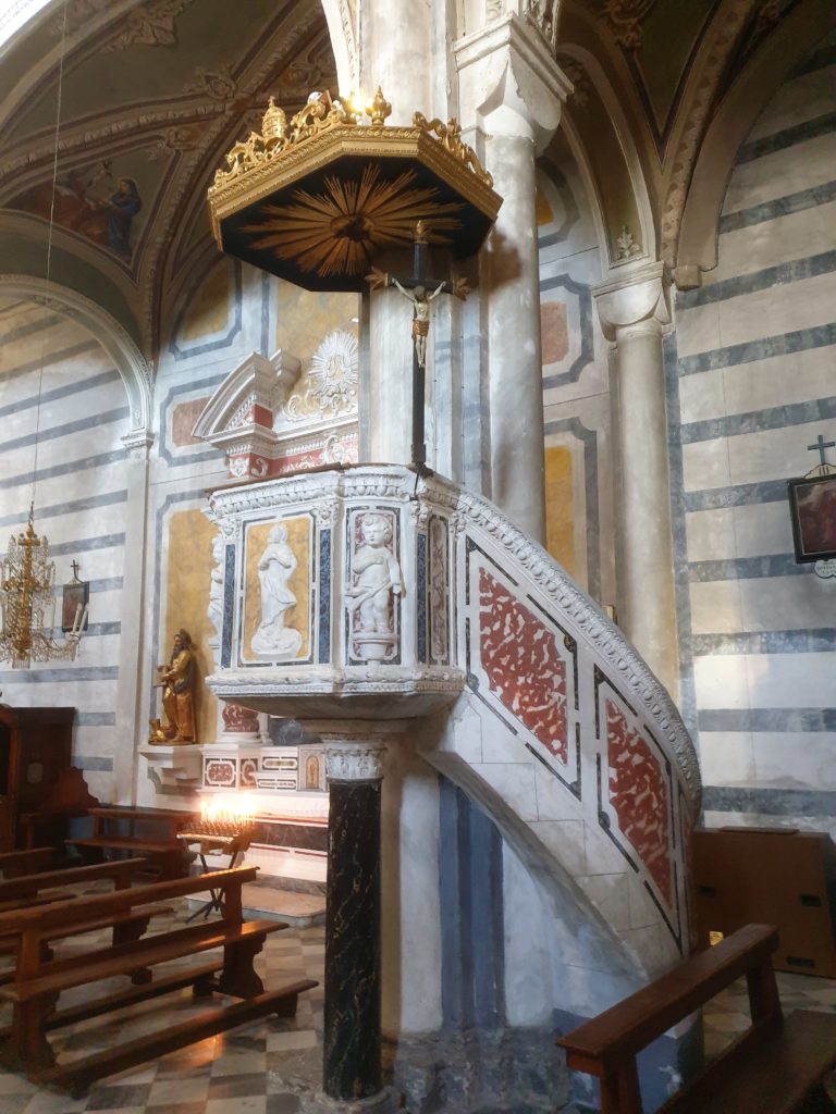 Corniglia - Eglise San Pietro chair