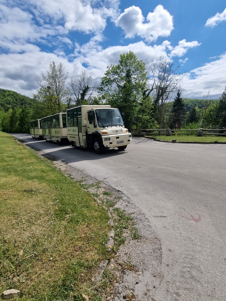 lacs de plitvice Croatie lacs inférieurs navette