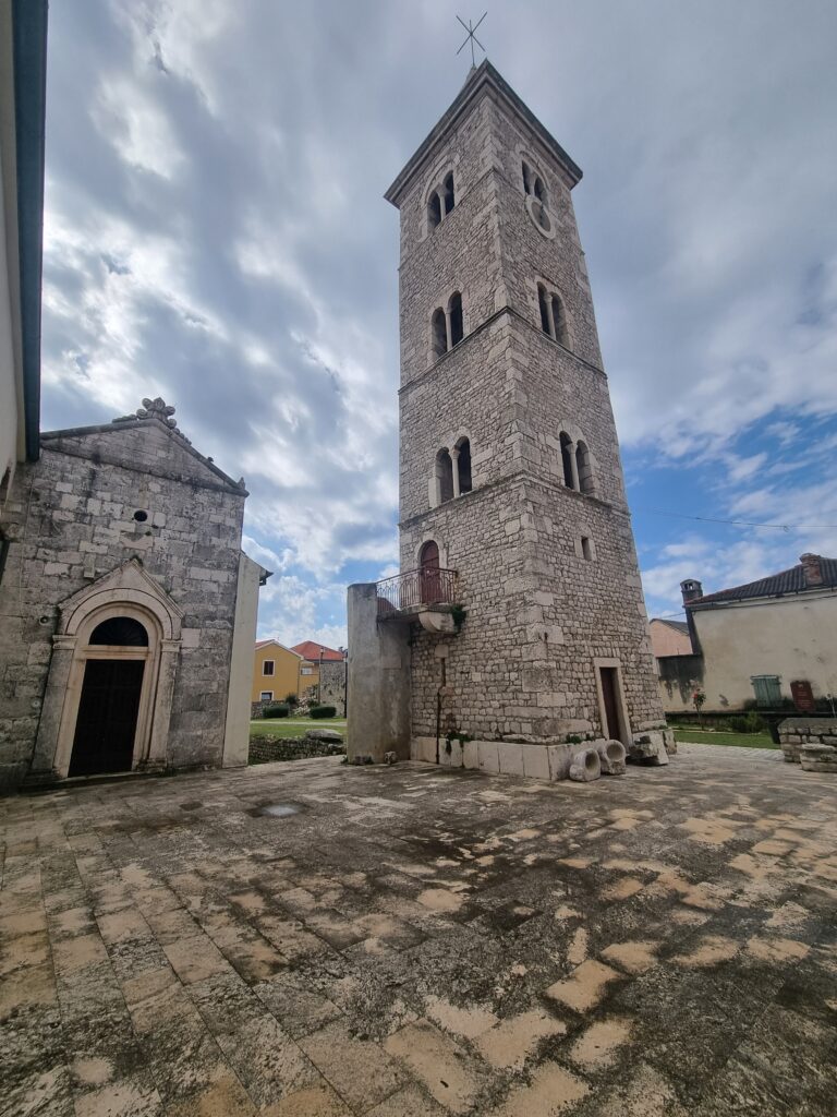 Nin Croatie cité médiévale église